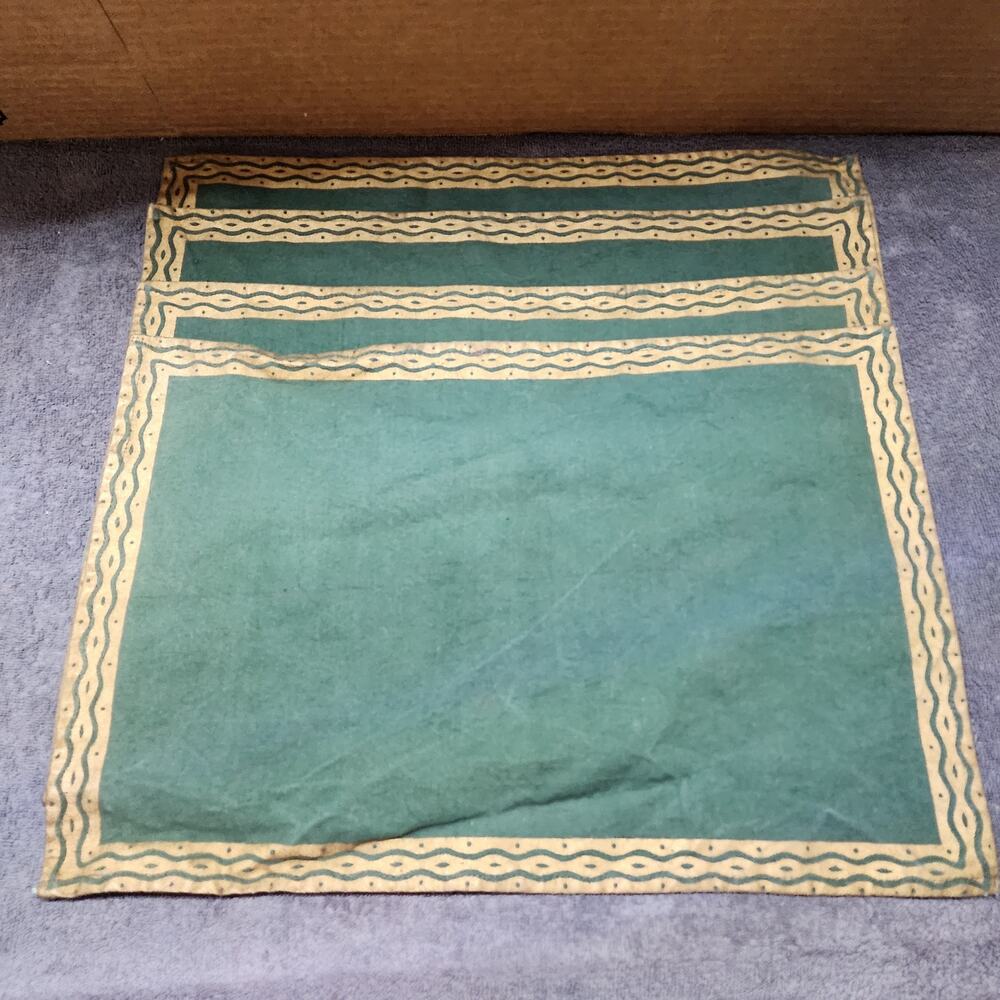 Vintage Pier 1 Imports 4 piece green cotton placemats B b48